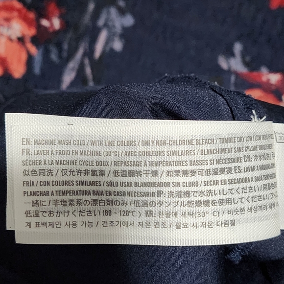 ABERCROMBIE AND FITCH Dress Womens Medium Navy Floral Smocked Tie Neck Romantic - Picture 11 of 11